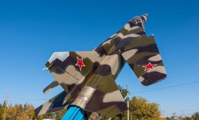 Памятник «Самолет МиГ-23УФ»