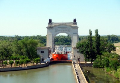 Арка 1-го шлюза Волго-Донского канала