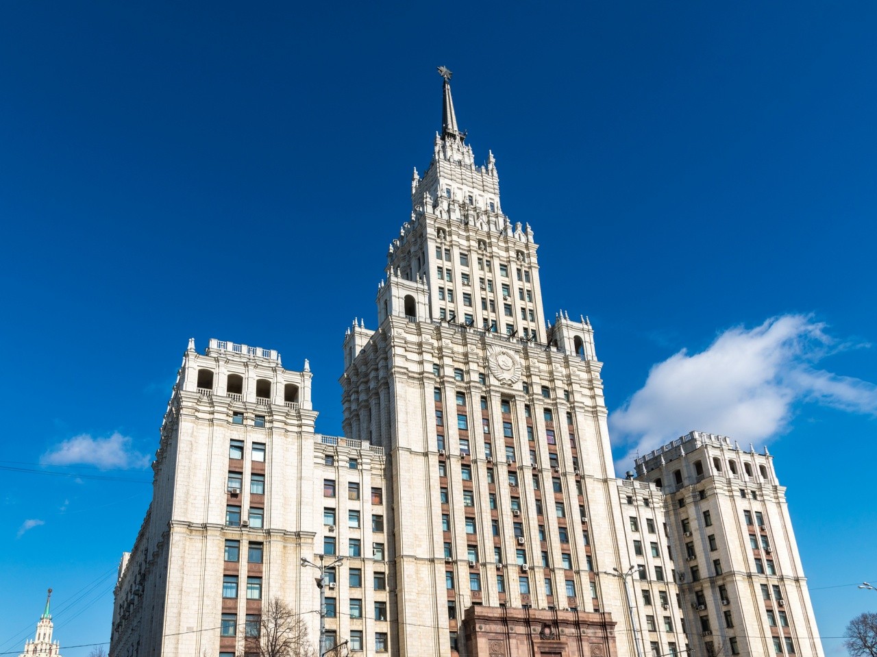 Высотное здание на площади Красных Ворот в Москве — фото, описание на GoRu