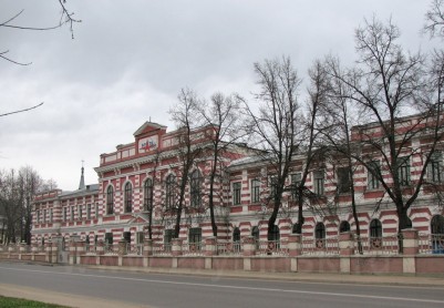 Здание технического училища М.Е. Комарова
