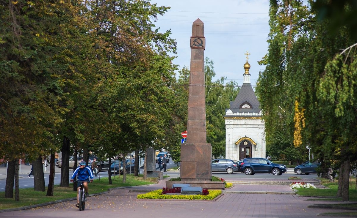 Борцам за советскую власть. Памятник на проспект Ленина Барнаул. Барнаул памятник борцам за социализм. Вечный огонь Барнаул на проспекте Ленина. Барнаул памятник павшим за установление Советской власти.