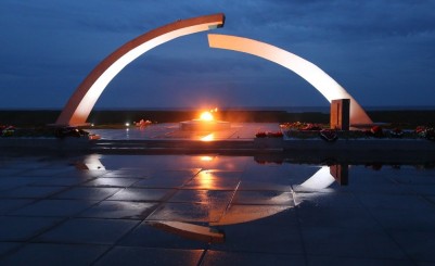 Памятник «Разорванное кольцо»