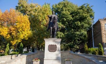 Памятник А.П.Ермолову