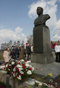 Памятник Афанасию Павлантьевичу Белобородову