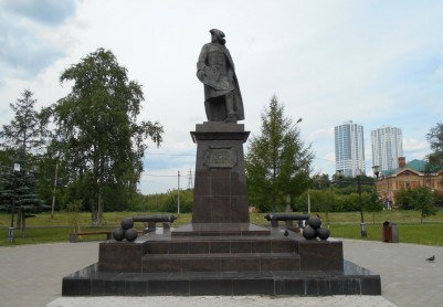 Памятник В. Н. Татищеву