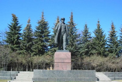 Памятник В.И. Ленину на Площади Республики