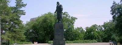 Памятник В.С. Хользунову