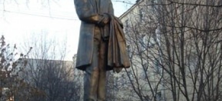 Памятник И.А. Бунину: Фото 1