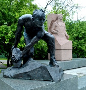 Памятник Ивану Шадру