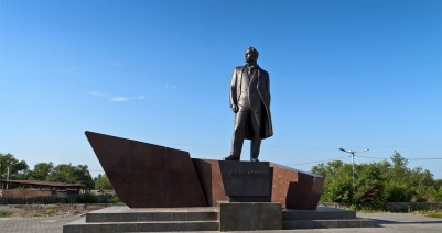 Памятник Л. Б. Красину