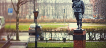 Памятник М. Н. Ефимову: Фото 1