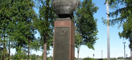 Памятник П.И.Батову: Фото 1