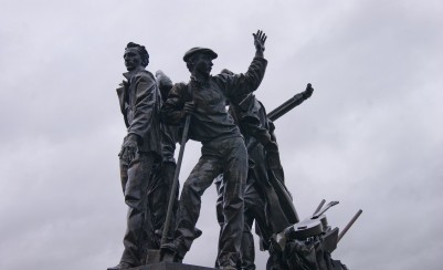 Памятник Первостроителям Комсомольска-на-Амуре