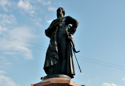 Памятник адмиралу российского флота Ф. Ф. Ушакову