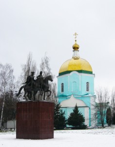 Памятник императору Петру I и его сподвижнику А. Д. Меншикову