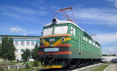 Памятник первому электровозу Алтайского региона ВЛ60К-649