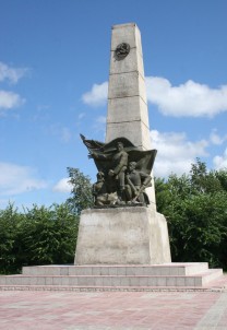 Памятник погибшим за установление советской власти
