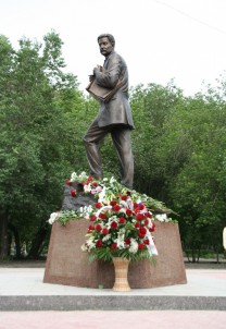 Памятник художнику М.А. Врубелю