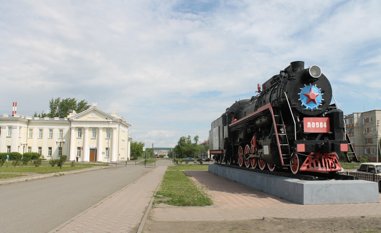 Паровоз-памятник в городе Исилькуль. в Омской области — фото, описание на  GoRu