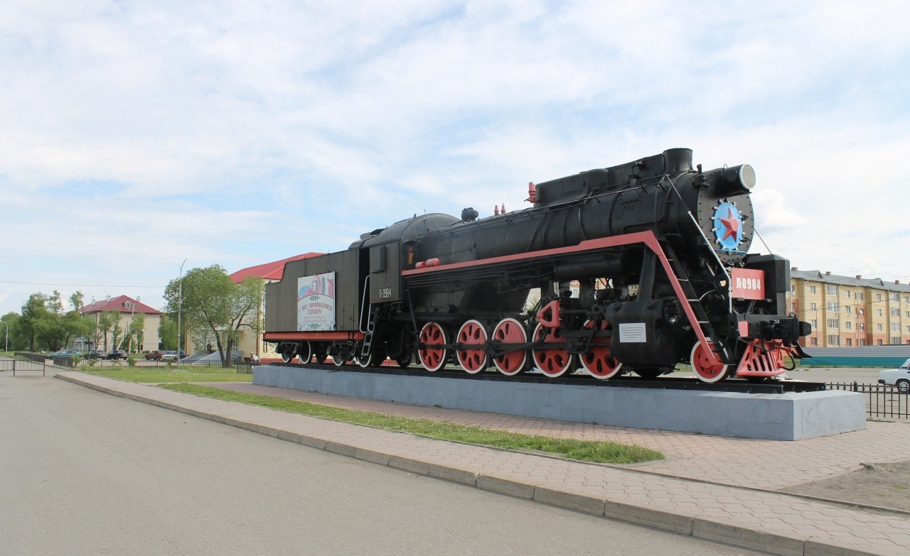 Паровоз-памятник в городе Исилькуль. в Омской области — фото, описание на  GoRu