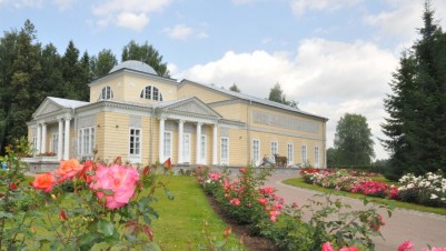 Розовый павильон в Павловске