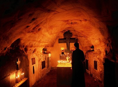 Священные пещеры Свято-Успенского Псково-Печерского мужского монастыря