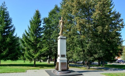 Скульптурная композиция «Во славу медицинских работников»