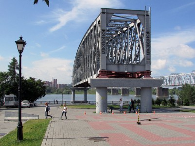 Памятник Мосту
