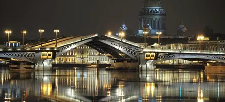Обложка: Ночная прогулка на теплоходе по Неве «Мосты повисли над Невой»