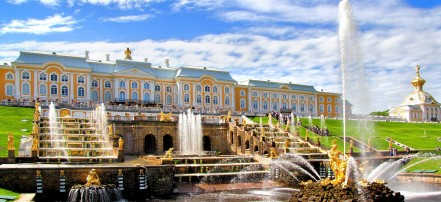 Индивидуальная автобусная экскурсия в Петергоф: парк, Большой дворец и фонтаны: Фото 3