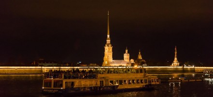 Автобусная экскурсия «Ночной Петербург» с теплоходной прогулкой: Фото 3