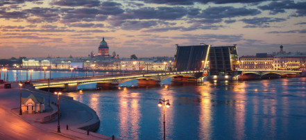Ночная экскурсия на теплоходе «Романтика белых ночей» в Санкт-Петербурге