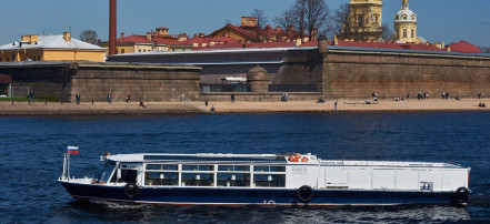 Экскурсия по Неве и каналам на теплоходе «Сиеста» в Санкт-Петербурге: Фото 3