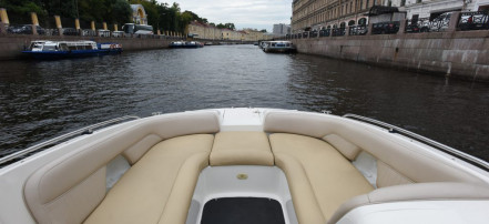Индивидуальная водная прогулка на катере «Монторей» в Санкт-Петербурге: Фото 4