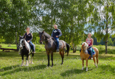 Экскурсия «Семейный уикенд» по конному клубу в Саратове с катанием на лошадях