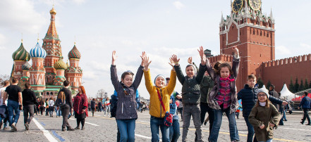 Школьная экскурсия по Александровскому саду и Красной площади с посещением Патриарших палат и соборов
