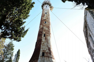 Сухумский маяк в Абхазии